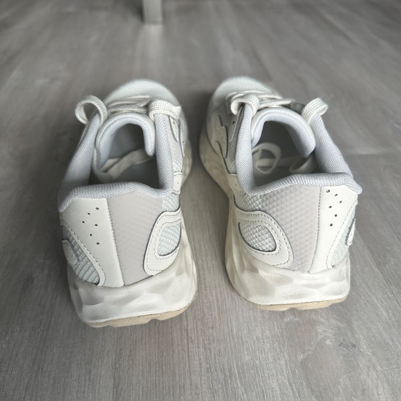 NEW BALANCE FRESH FOAM ARISHI v4 TIRALUX RUNNING SHOES - 9.5W - Picture 4 of 7